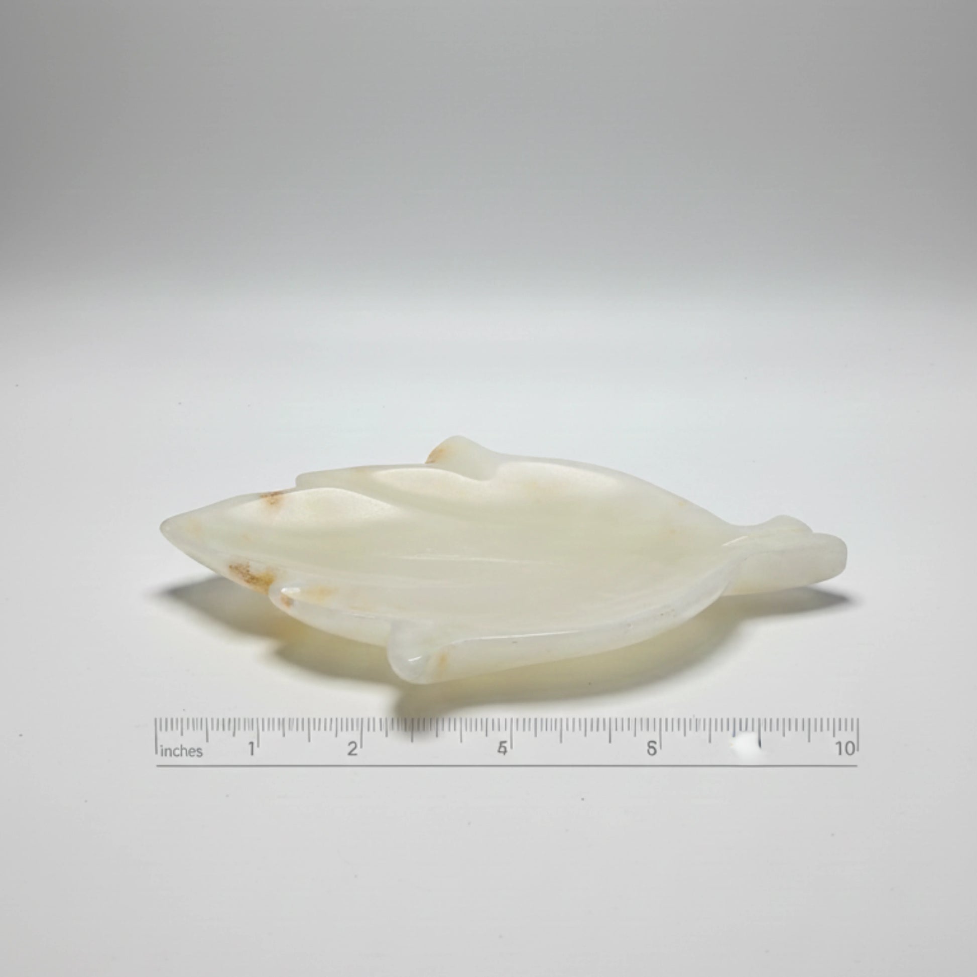 White jade fish-shaped onyx tray